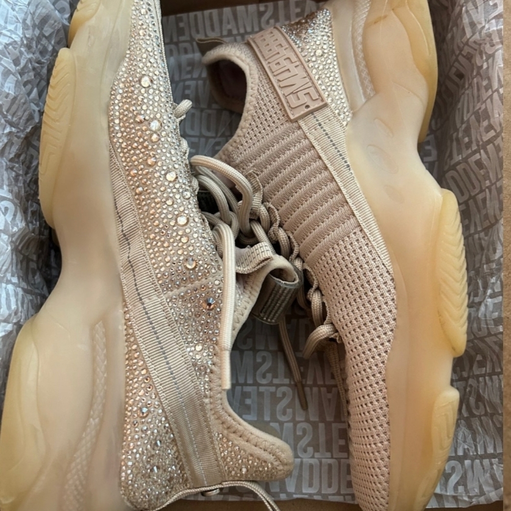 Steve Madden - Picture 3 of 3
